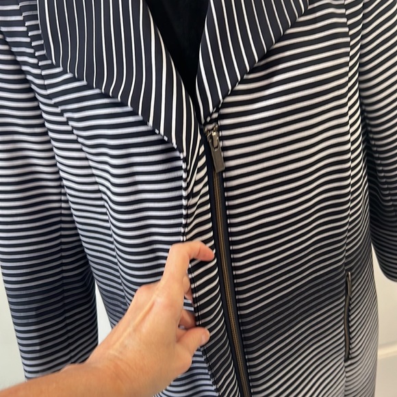 Classiques Entier size Med great quality excellent condition, hidden zipper - Picture 6 of 11